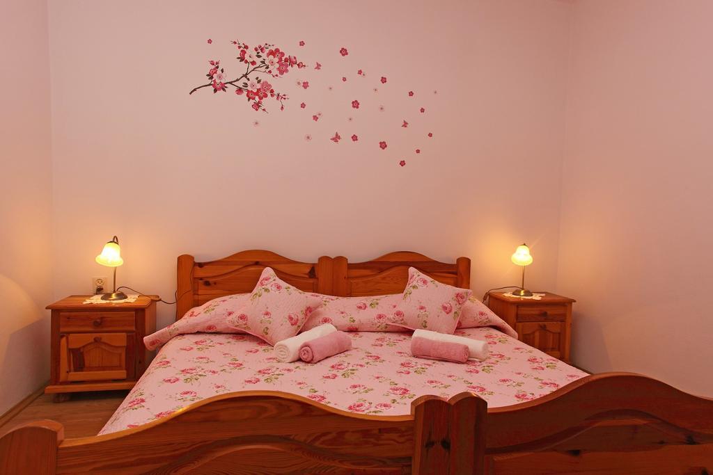 Apartments Luci Хвар Номер фото