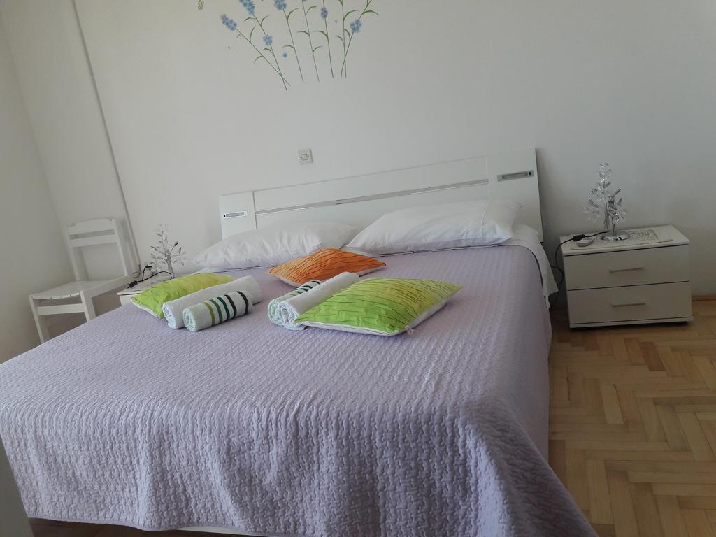 Apartments Luci Хвар Экстерьер фото