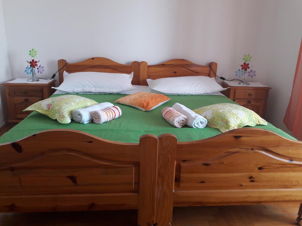Apartments Luci Хвар Экстерьер фото